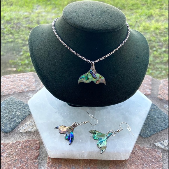 Mermaid abalone jewelry set . Mermaid tail abalone shell earrings + necklace set - Picture 8 of 15
